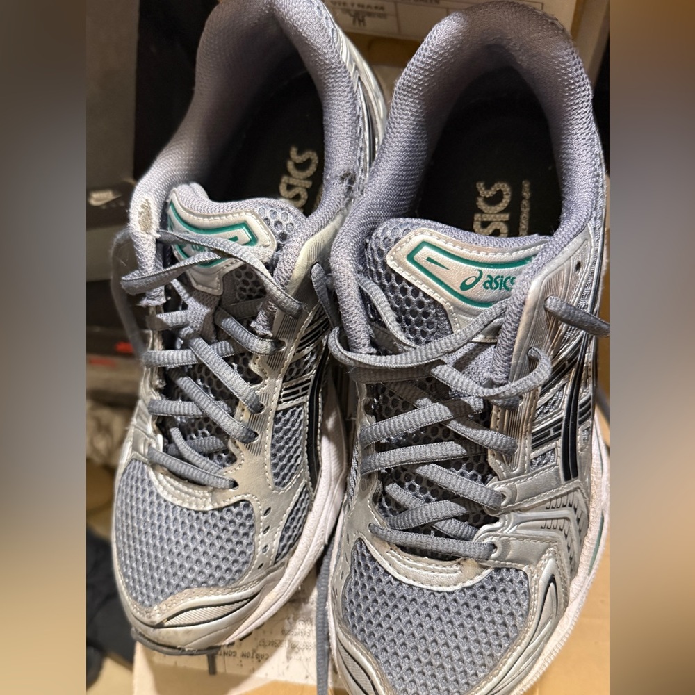 ASICS Gray Mesh Running Sneakers with Teal Accent